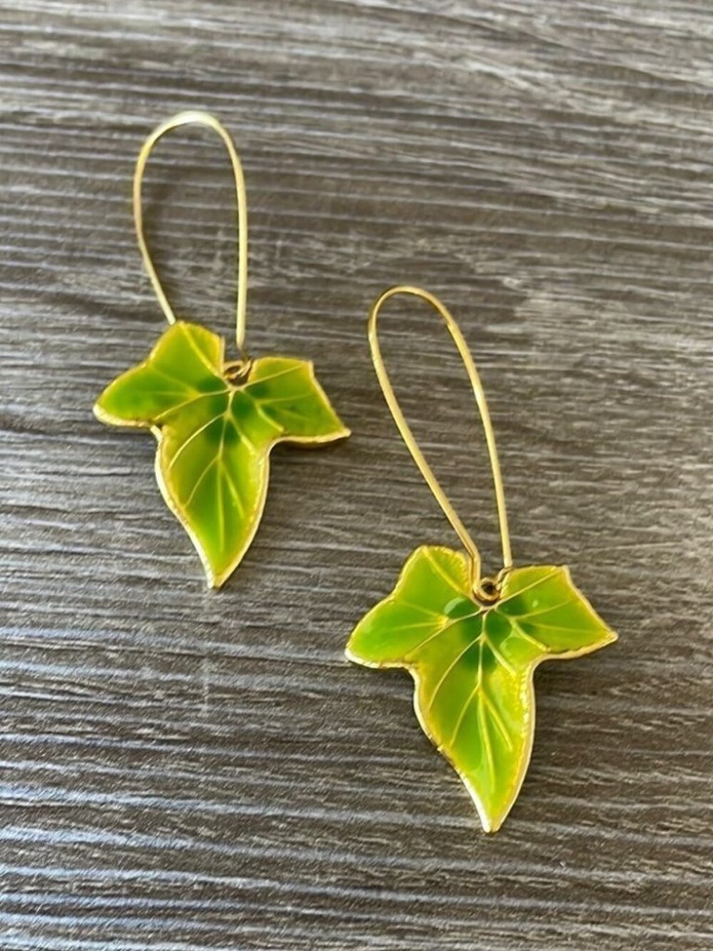 LeafShaped GreenEarringsN1067